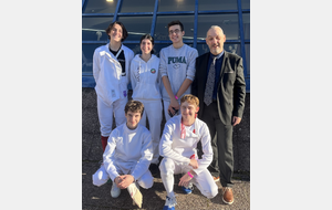 Antoine, Marseille Théolan Vildrac, Louis Charmetant, Noémie Reocreux (Coach), Maël Bernard et Guillaume Gillet (Arbitre)