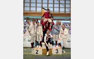 Nos deux équipes sur le podium (2eme et 3eme Place)
Louis Charmetant, Maël Bernard, Antoine Marseille, Théolan Vildrac pour l'équipe 1 et Antoine Gillet, Guillaume Gillet et Julien-Cédric Vildrac pour l'équipe 2. Noémie Réocreux en capitaine de l''équipe 1.