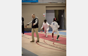 Guillaume Gillet en plein arbitrage / Antoine Marseille en train de tirer - Corbas - 2025.