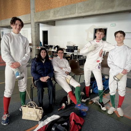 Théolan Vildrac, Noémie Réocreux, Maël Bernard, Louis Charmentant et Antoine Marseille (Equipe M17 avec leur Coach).