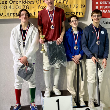 Le Podium du Tournoi du Pays de Gex 2025 : Théolan Vildrac et sur la 2eme marche.