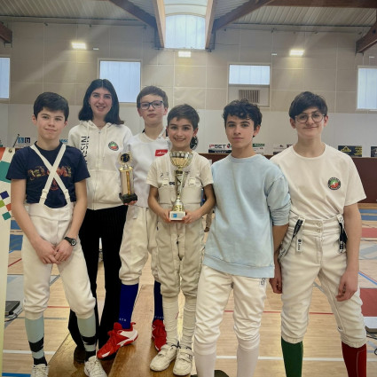 Arthur Chevalerias, Noémie Reocreux (Coach), Clément Roux, Foucault de Saint André, Timothée Maes et Loucian Lancial au critérium de Chabeuil 2025.