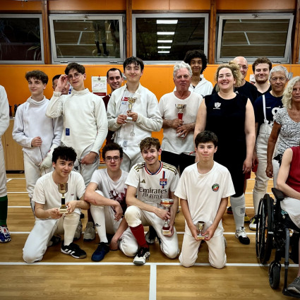 Le groupe de mardi soir (M15 à Adultes) pour le tournoi interne de fin d'année qui a regroupé 9 équipes