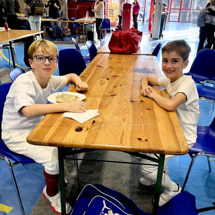 Après l'effort, le reconfort : une bonne crêpe (Clément et Foucauld) - Valence 2025