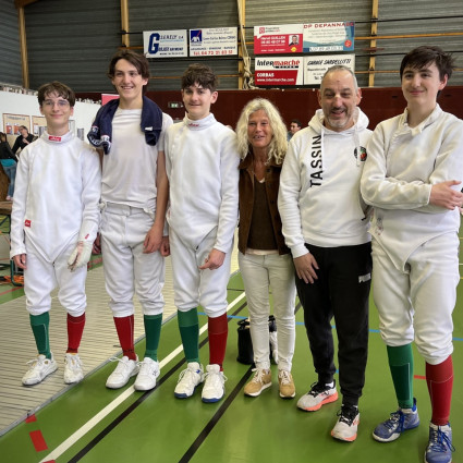 Antoine, Théolan, Loucian, Laurence Fayard (Maitre), Guillaume Gillet (Prévot) et EThan - Vice Champion de France N2 M17 - Corbas - 2026